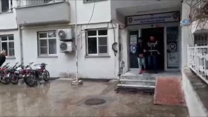 Altınları Paylaşamayan Dolandırıcılar Arkadaşlarını Rehin Alıp Ailelerinden Fidye İstedi