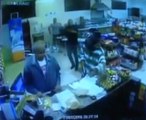 Market Soygununu Sivil Polis Önledi, Hırsızın Vurulma Anı Kameralara Yansıdı