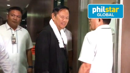 Ex-Palawan gov surrenders before the Sandiganbayan