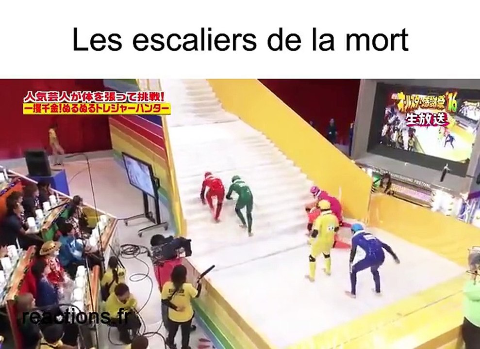 Encore un jeu TV débile venant de Corée... Monter des escaliers couvert d'huile