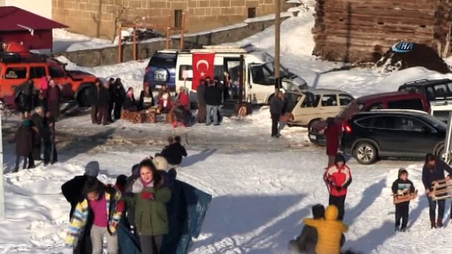Beyaz Renk Kar Festivali'nde karın keyfini çıkardılar