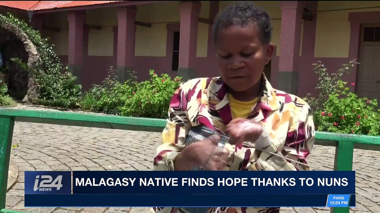 i24NEWS DESK | Angelina Jolie visits Syrian refugees in Jordan | Monday, January 29th 2018