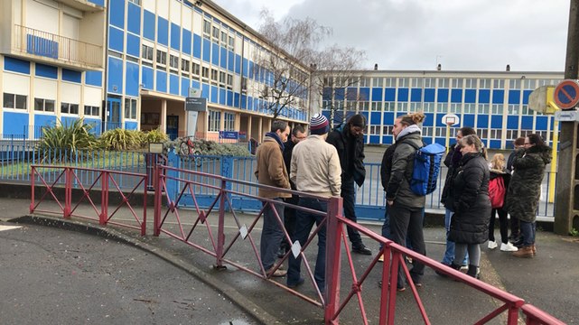 Mobilisation contre la fermeture du collège Ronceray