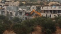 İsrail Filistinlilere Ait İki Binayı Yıktı