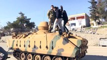 Zeytin Dalı Harekatına katılan askerler sevinç gösterisiyle karşılandı - KİLİS