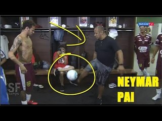 OLHA A RESENHA ENTRE NEYMAR PAI, NEYMAR JR, ROBERTO CARLOS, NENÊ E VÁRIOS CRAQUES NO VESTIÁRIO