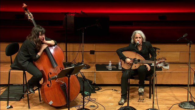 Duo Sarah Murcia, contrebasse et Kamilya Jubran, voix et oud - intégral A l'improviste