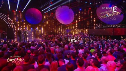 Nolwenn émue par Zombie des Cranberries