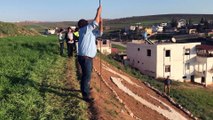 Sınır mahallesinde taşla 100 metrekarelik Türk Bayrağı yaptı - HATAY