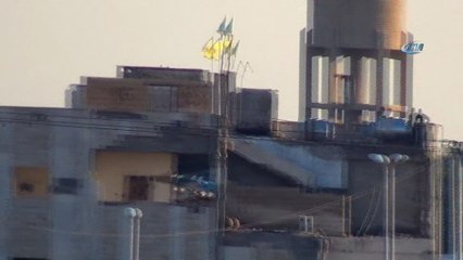 Teröristler Burseya Dağı'nın temizlenmesinin ardından sınıra sözde flamalarını astı