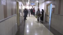 Vali Tekinarslan, Suriyelileri Tedavi Gördükleri Hastanede Ziyaret Etti