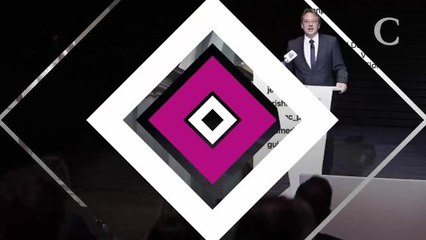 Adrian Pino Olivera et Déborah de Robertis : Qui sont ces artistes qui posent nus devant des œuvres d'art ?