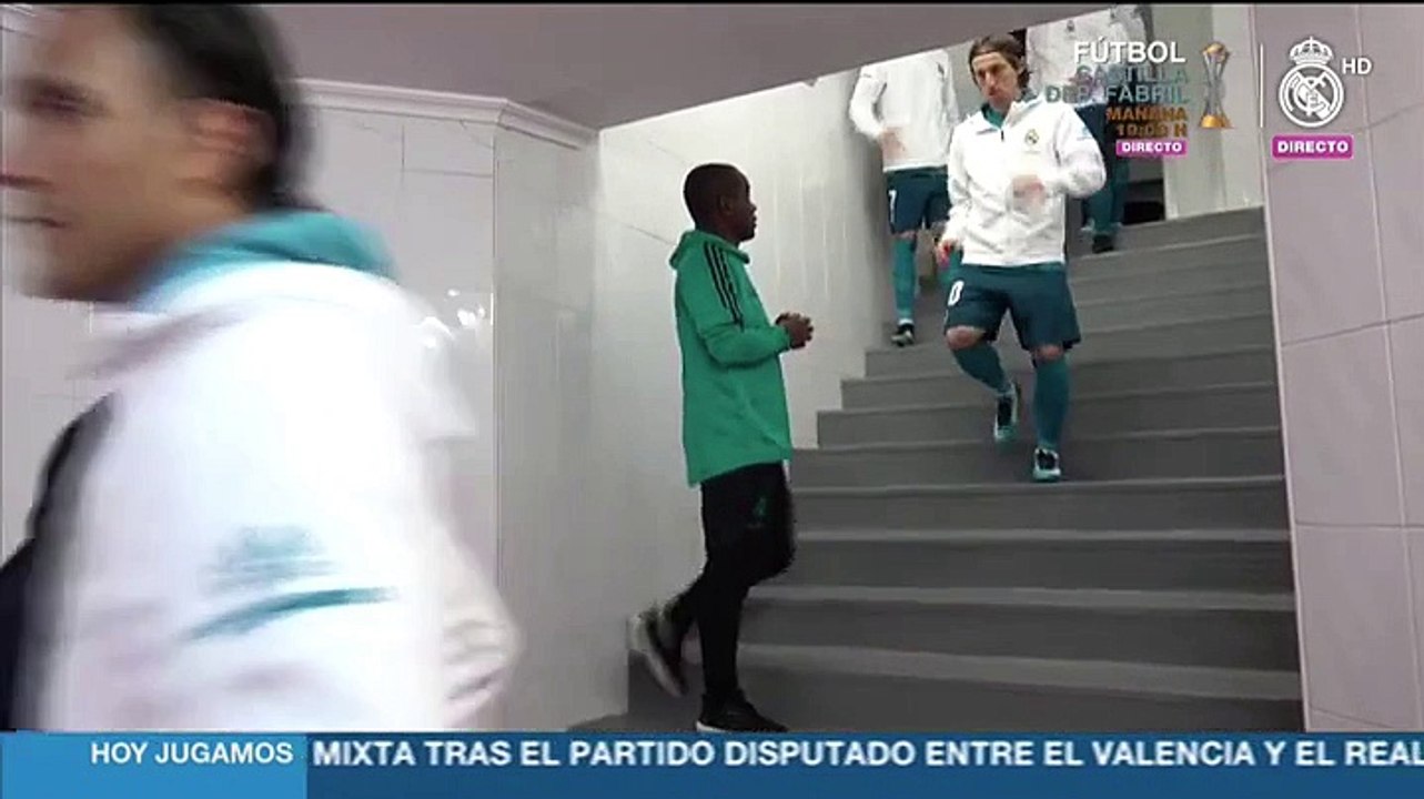 Zidane apoyó uno a uno a todos los jugadores antes del Real Madrid Valencia