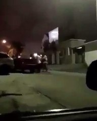 Buzz - Eudoxie Yao se bat dans son quartier avec une femme