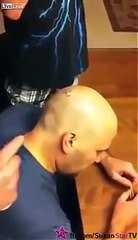 Ce qu'on va lui retirer du crane est incroyable : ver énorme!