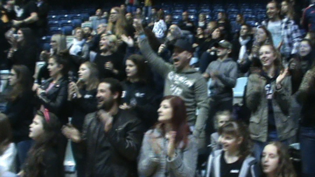 ambiance lors des qualifications pour les finales de la coupe awbb à la mons.arena