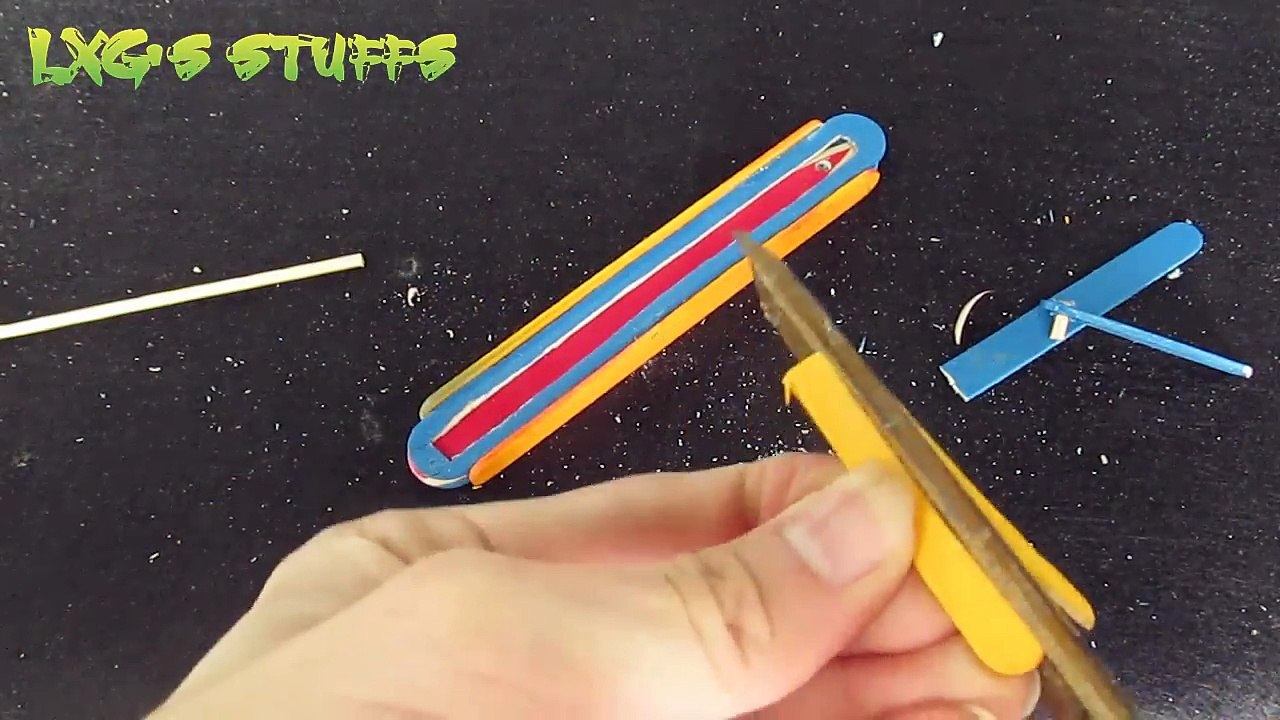 How to make the Full Automatic Hidden Blade | Assassins Creed | Cardboard & wooden sticks