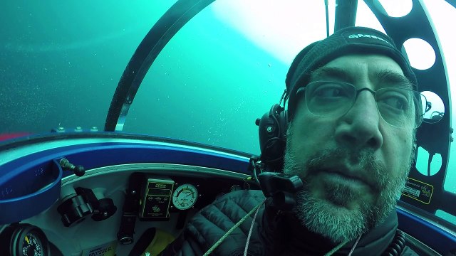 Javier Bardem se sumerge por la conservación en océano Antártico