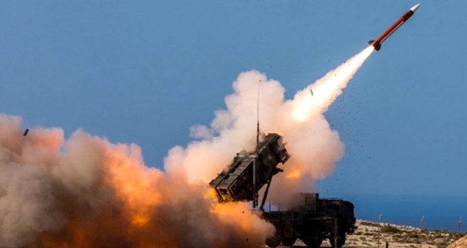 Yemen'den Ateşlenen Balistik Füze, Suudi Arabistan'a Düştü