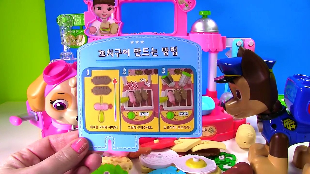 Paw Patrol Skye Chase Pups Make Food & Sandwiches | Fizzy Fun Toys