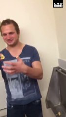 Pour 5€ il va manger le savon des pissotières publiques... Crade