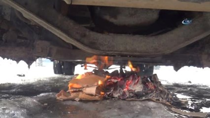 Ağrı Eksi 18'i Gördü, Araçların Mazot Depoları Dondu