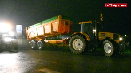Ploudaniel (29). Des agriculteurs en colère bloquent le siège d’Even