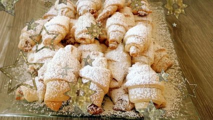 Cornulete fragede___Cornetti morbidi di pasta frolla