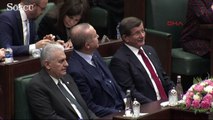 Davutoğlu geri döndü, Erdoğan’ın yanına oturdu