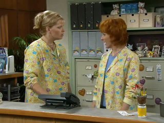 Reba S02E04 - Reba Works for Brock