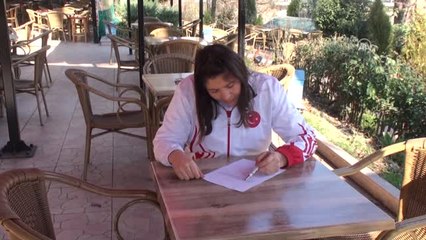 Kadın Milli Boksörden "Zeytin Dalı Harekatı"Na Destek