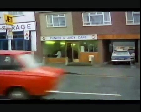 Našao Novčanicu Ispod Točka Automobila-Kada Vidite Šta Se Dogodilo Na Kraju Nasmijati Ćete Se