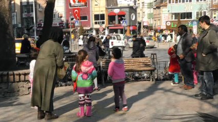 Güneşli havayı görenler kendini sokağa attı