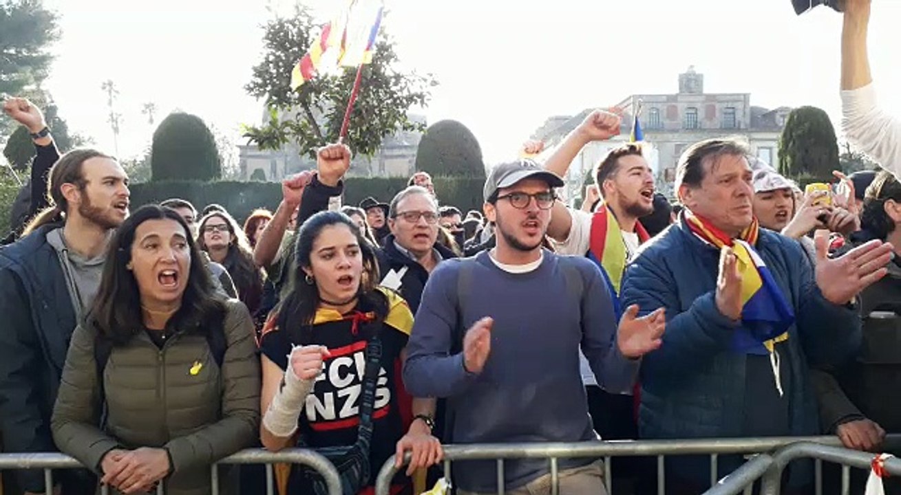 Concentració a les portes del parlament