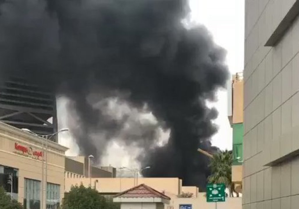 Fire at Construction Site Sends Plumes of Black Smoke Over Riyadh