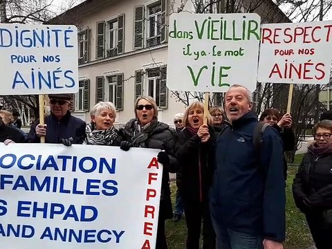 Annecy : les salariés et les familles de Ehpad veulent des moyens