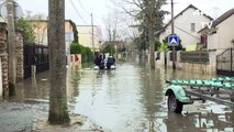المياه تغمر منطقة فيلنيف-سان-جورج قرب باريس