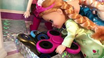 Fidget Spinners! Anna and Elsa Toddlers!! Glow in the Dark!
