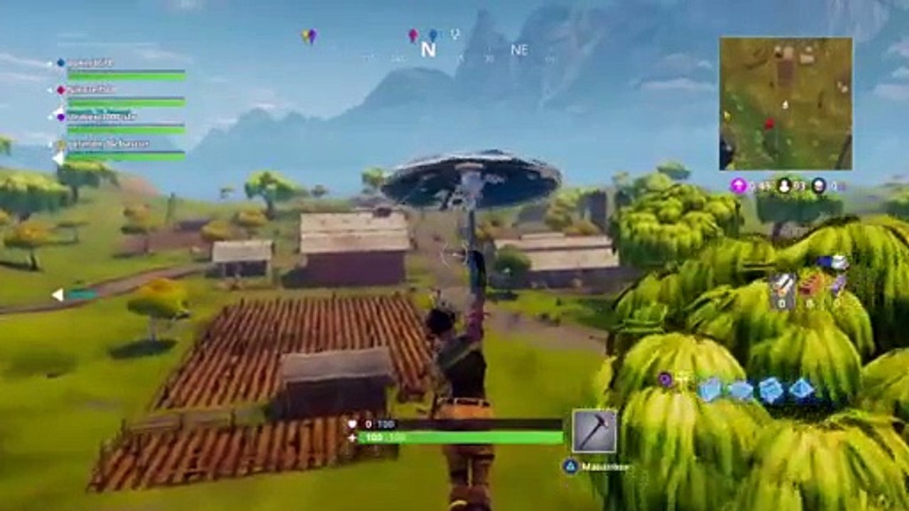 Jugando a Fortnite (6)
