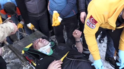 Kamyonet uçuruma yuvarlandı: 1 yaralı - GÜMÜŞHANE