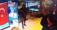 Dehşet Anları Kamerada! Öfkeli Şoför Pompalı Tüfekle Kafe Bastı, Bir Müşteri Yaralandı