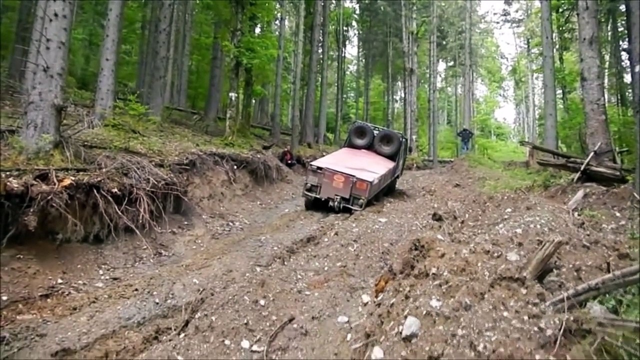 Mercedes Benz vs. Pinzgauer 6x6 vs. BV 206 vs. Volvo C306 vs. Jeep vs. Nissan