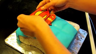 How to Make a Superman Super Dad Six Pack Cake