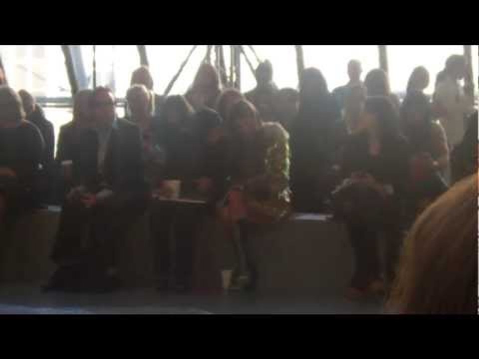 Anna Dello Russo reading Grazia on the FROW at London Fashion Week| Grazia UK