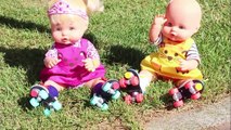 Aventuras de las Bebés Nenuco Hermanitas Traviesas en el Parque Patinan y andan en Bici