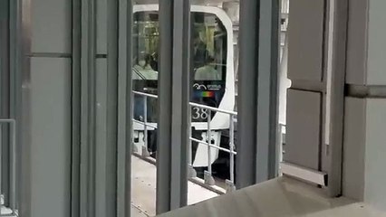 【新橋駅】ゆりかもめ7300系、発車シーン