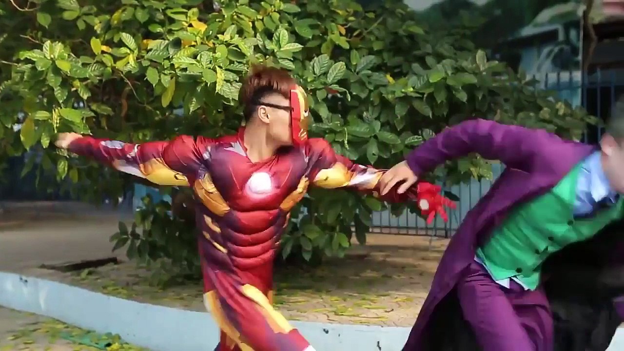 Spiderman Frozen Elsa Flies To Give Gifts On Christmas & New Year | Superheroes | Spiderman | Superman | Frozen Elsa | Joker