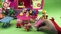 La PATRULLA CANINA, Peppa Pig y George van de camping en autocaravana I Paw patrol y Pepa en español