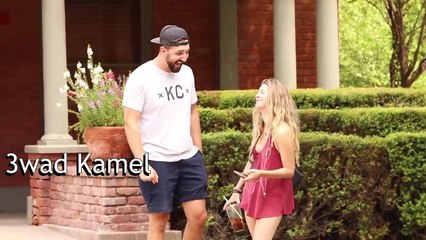 مقلب - مغازلة الفتيات بطريقة ذكية ومحرجة جدا #مترجم #بجودة_عالية