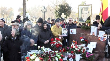 Ceausescu auction points to lingering nostalgia among Romanians